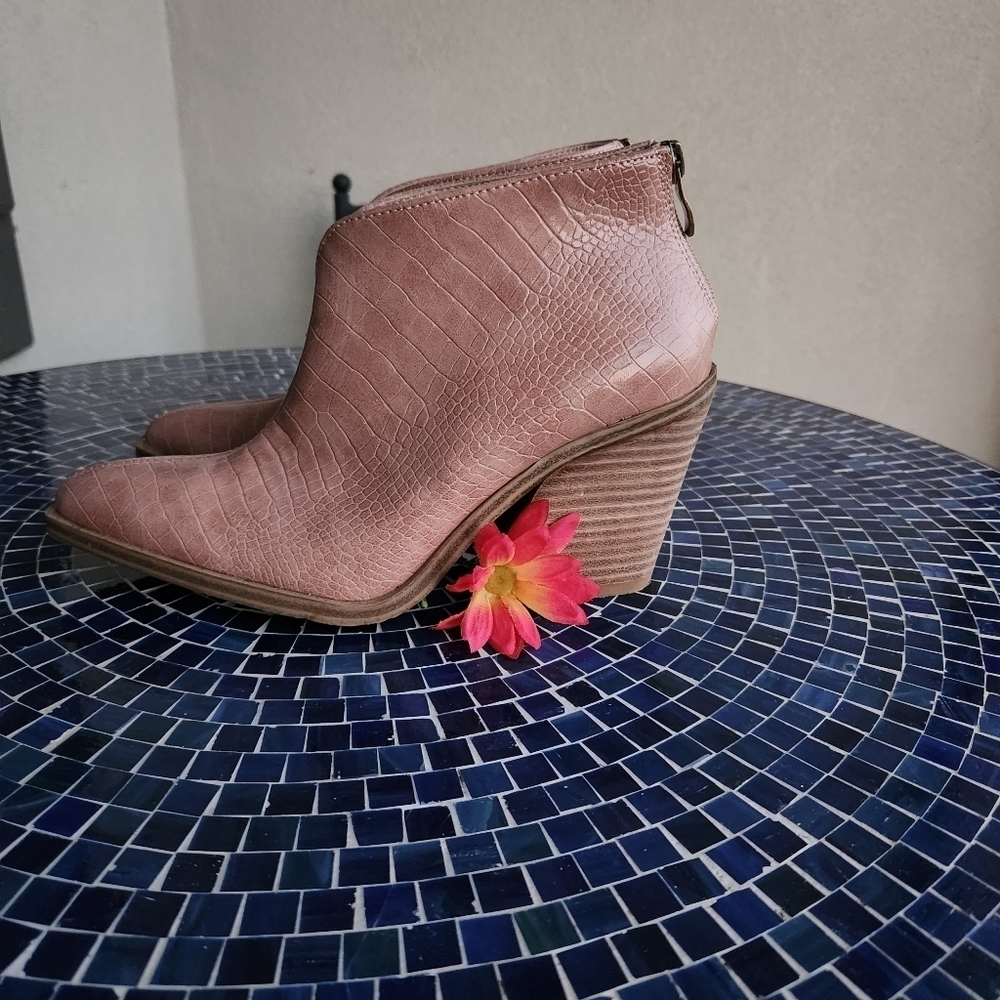 BARN babe women’s ankle boots